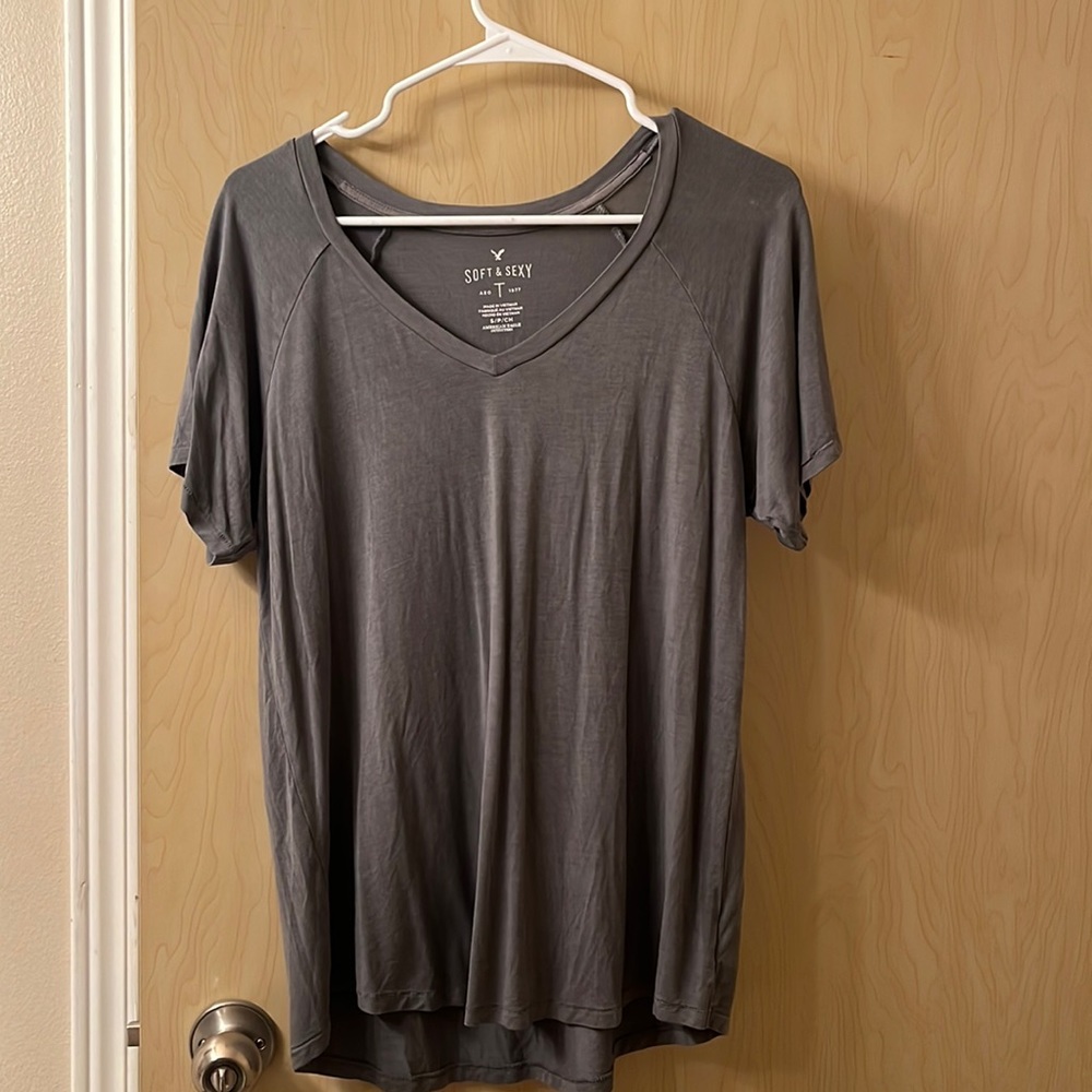 Small, American Eagle Soft and Sexy Gray Tee.  NEVER WORN but has no tags
